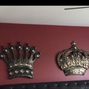 Looking for these HIS AND HER CROWN wall decor